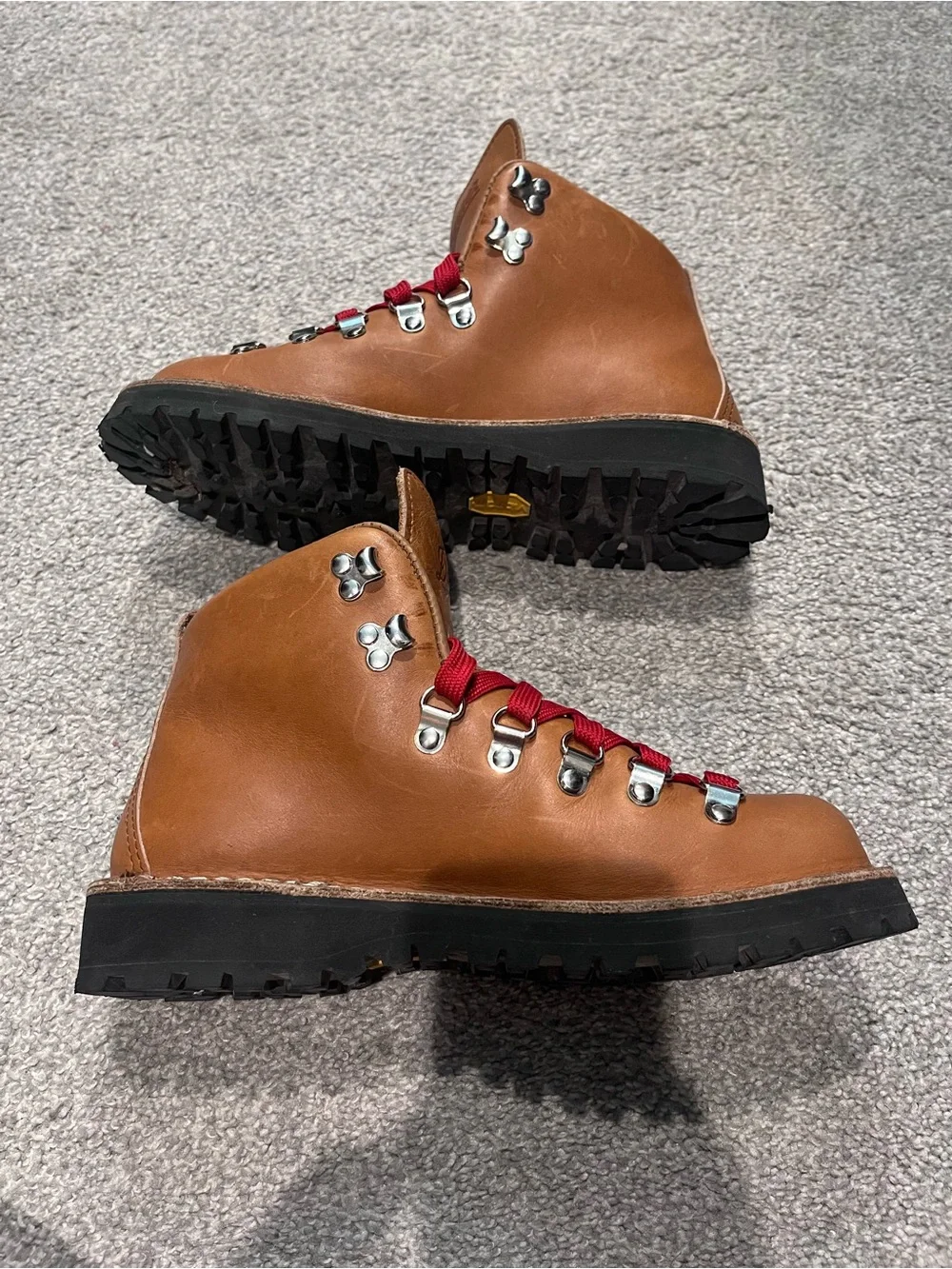 Danner Mountain Light Cascade Hiking Boots - Picture 2 of 10
